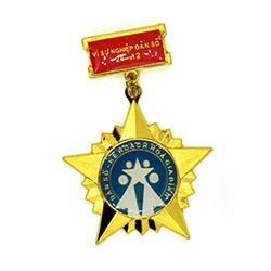 In huy hiệu kim loại cài áo giá rẻ - Mẫu 08