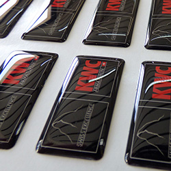 In logo tem nhựa phủ keo epoxy giá rẻ - Mẫu 47