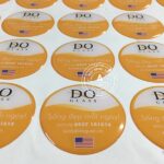 In logo tem nhựa phủ keo epoxy giá rẻ - Mẫu 05
