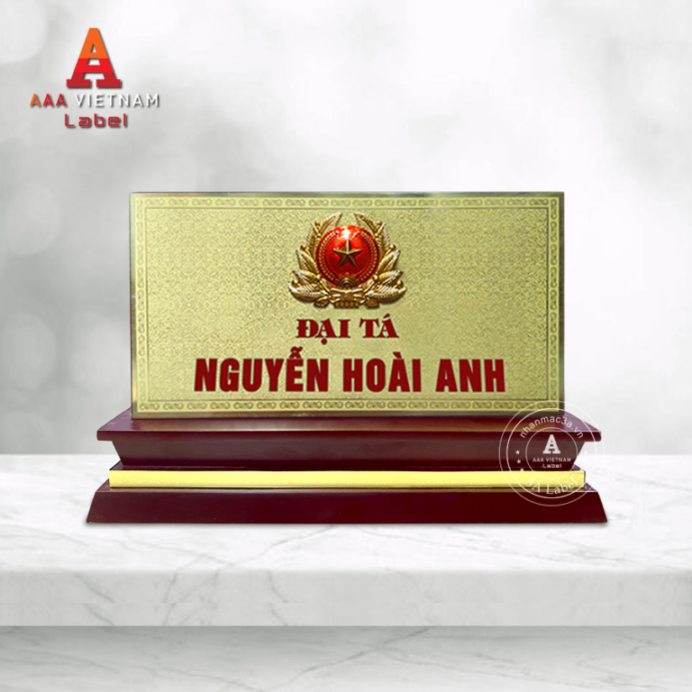 Biển chức danh cao cấp mạ vàng đế gỗ tam cấp - Mẫu 1