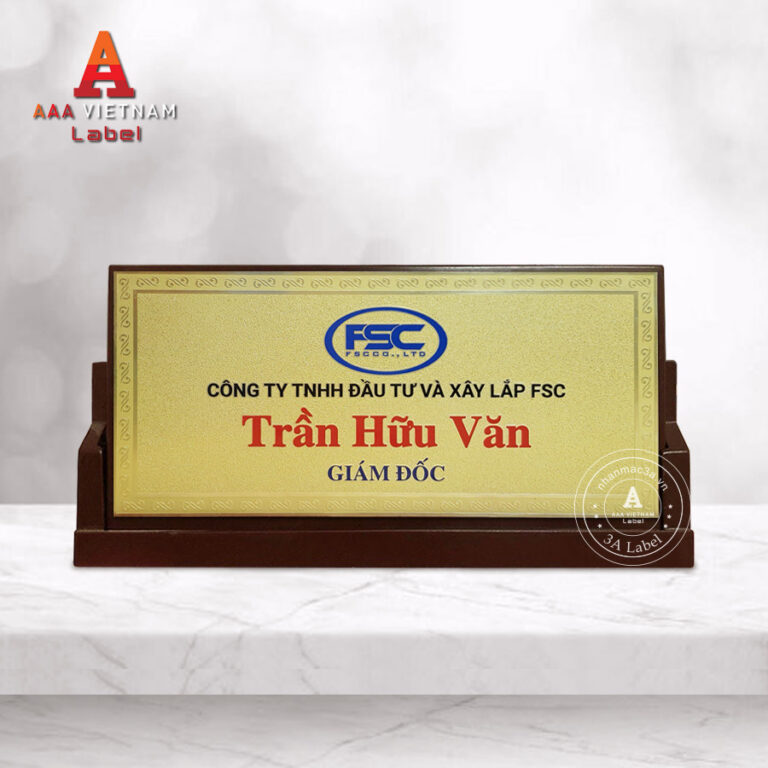 Biển chức danh đồng ăn mòn đế gỗ tam giác - Mẫu 15