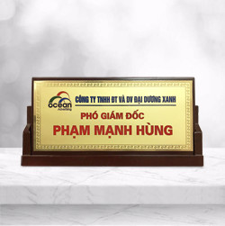 Biển chức danh đồng ăn mòn đế gỗ tam giác - Mẫu 16