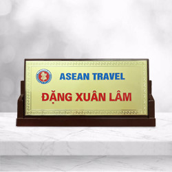 Biển chức danh đồng ăn mòn đế gỗ tam giác - Mẫu 13