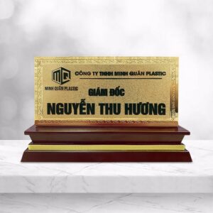 Biển chức danh cao cấp mạ vàng đế gỗ tam cấp - Mẫu 3
