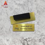 Thẻ tên nhân viên cài áo đẹp - Mẫu 09