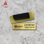 Thẻ tên nhân viên cài áo đẹp - Mẫu 02